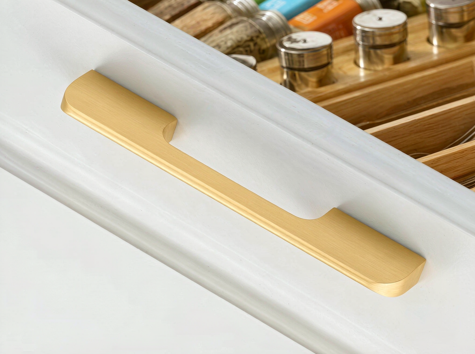 Bulk Aluminium Drawer Handles Supplier &ndash; OEM ODM Aluminium Furniture Hardware - scene view