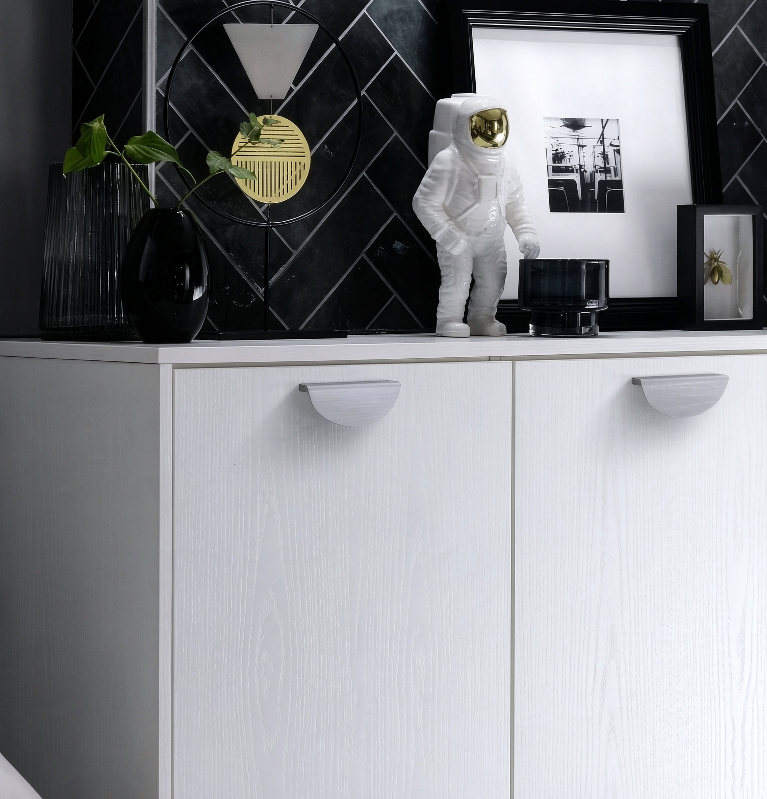 Low cost Aluminium Drawer Handles Design Pull Bathroom Vanity Hardware - scene view
